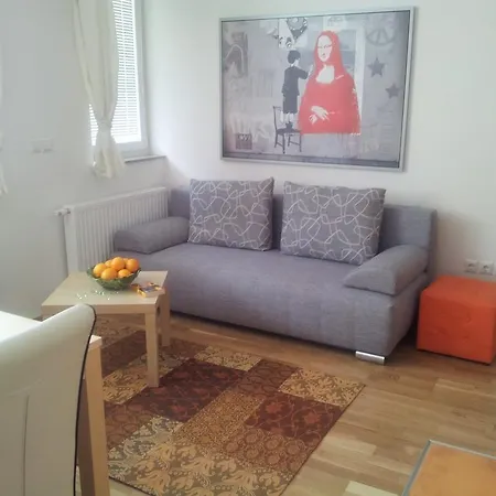 Pletna Apartment *